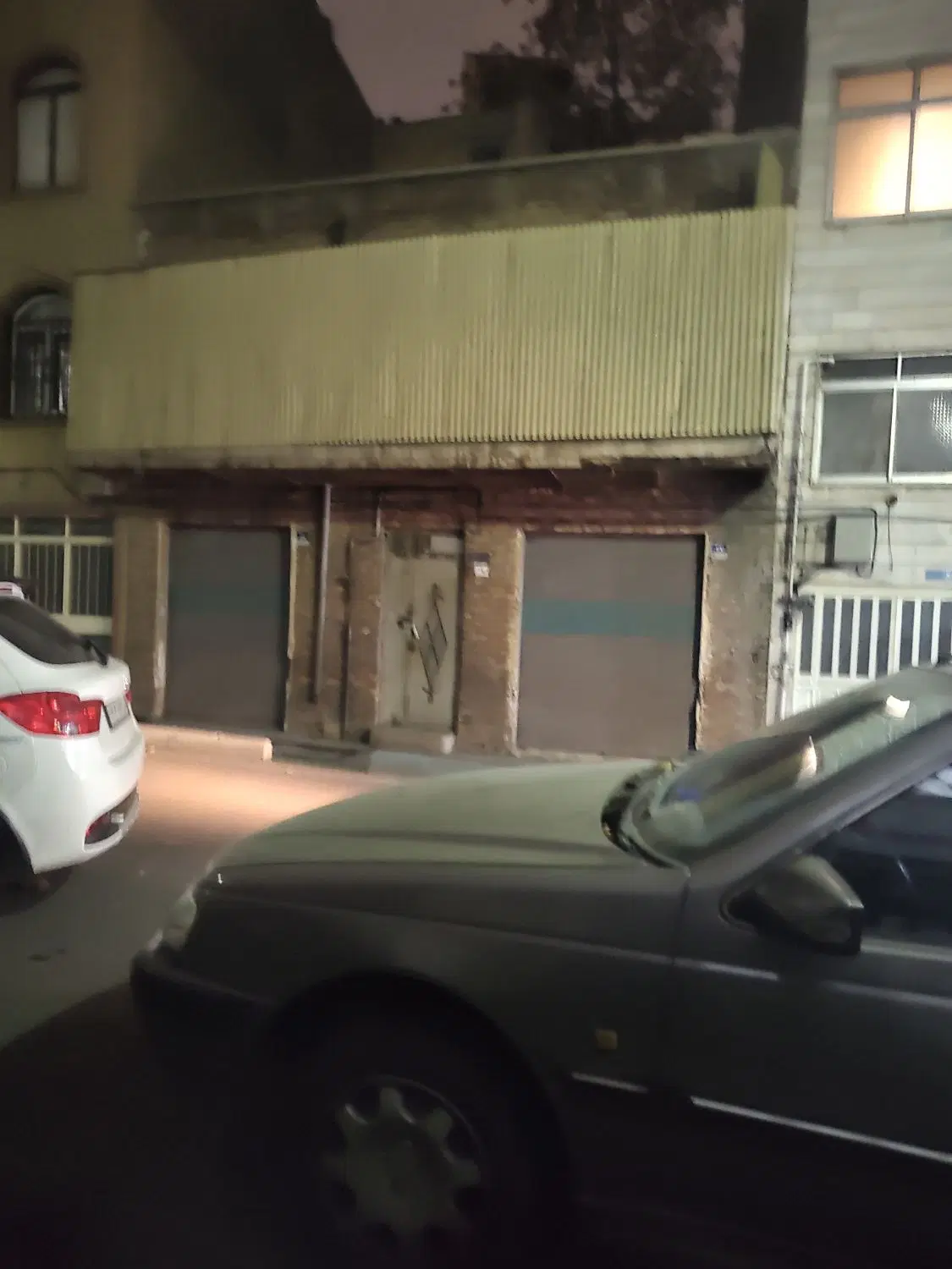 کلنگی حیاط دربست