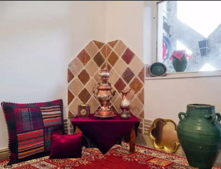 هم خونه خانم