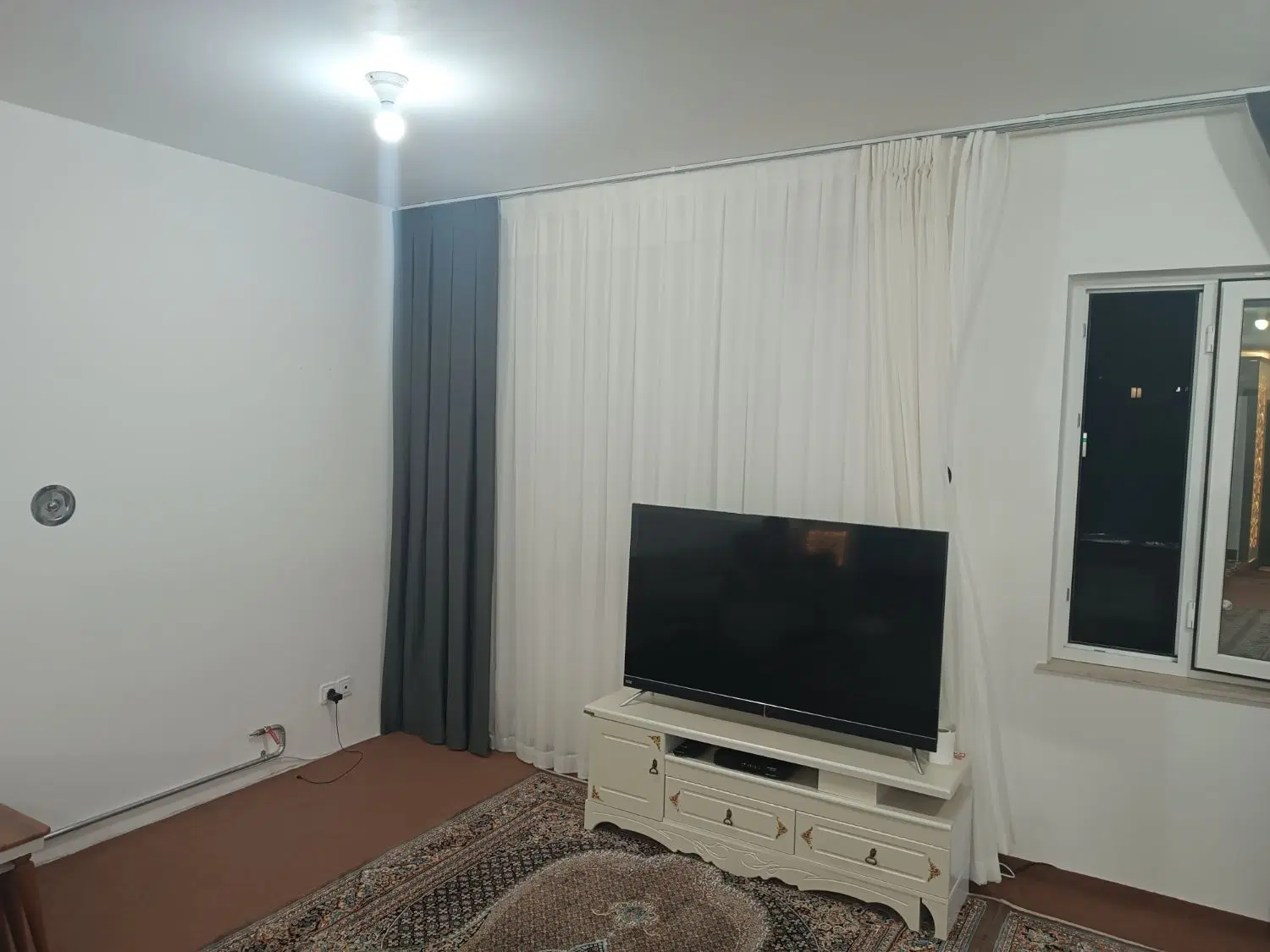 خانه ویلایی دو طبقه و بهار خواب
