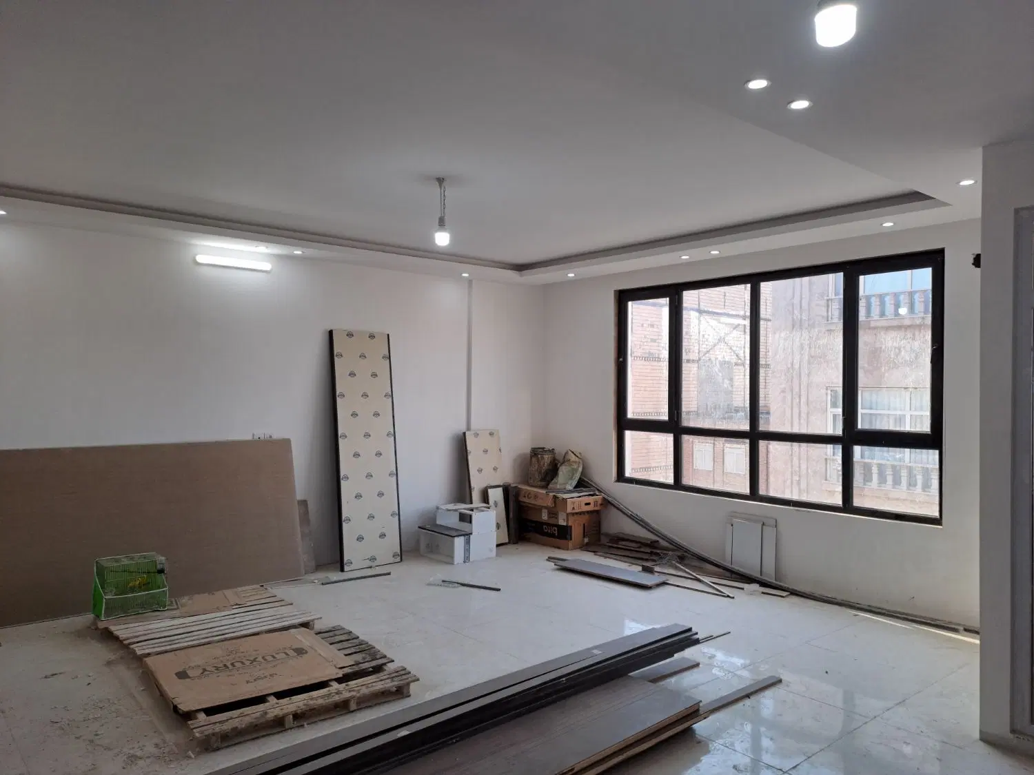 آپارتمان ۱۱۰ متر پارکینگ وآسانسور