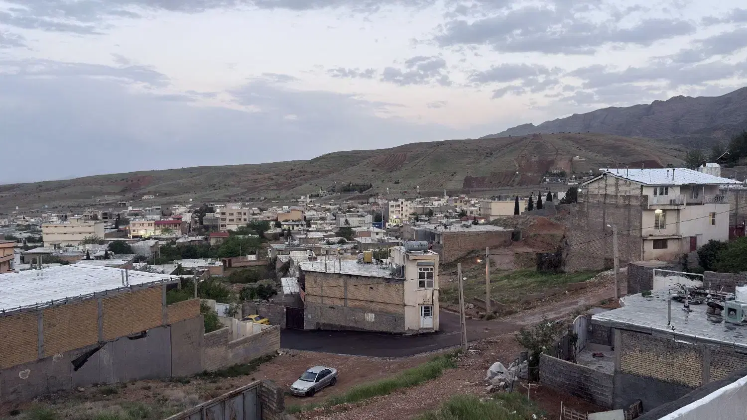 اجاره روزانه ویلا جکوزی دار قلات گویم صدرا