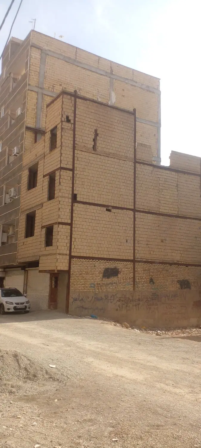 یک واحد نیمه کاره در نصیرشهررباط کریم