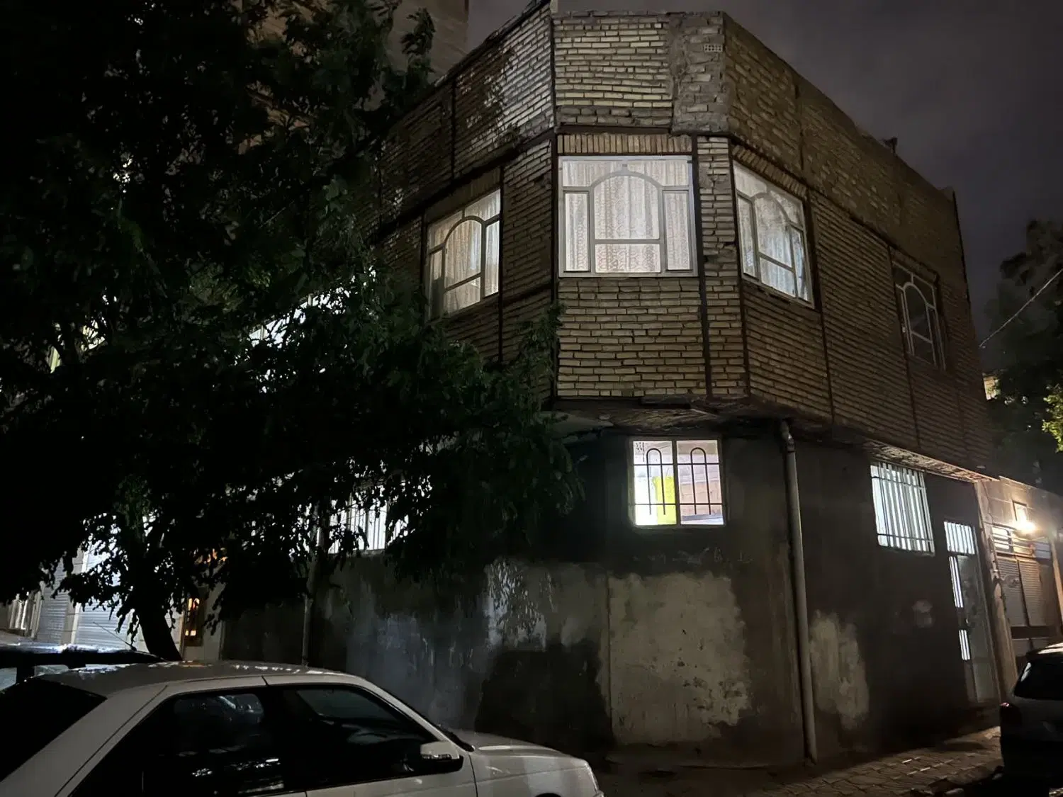 فروش خانه ویلایی انقلاب ثامن