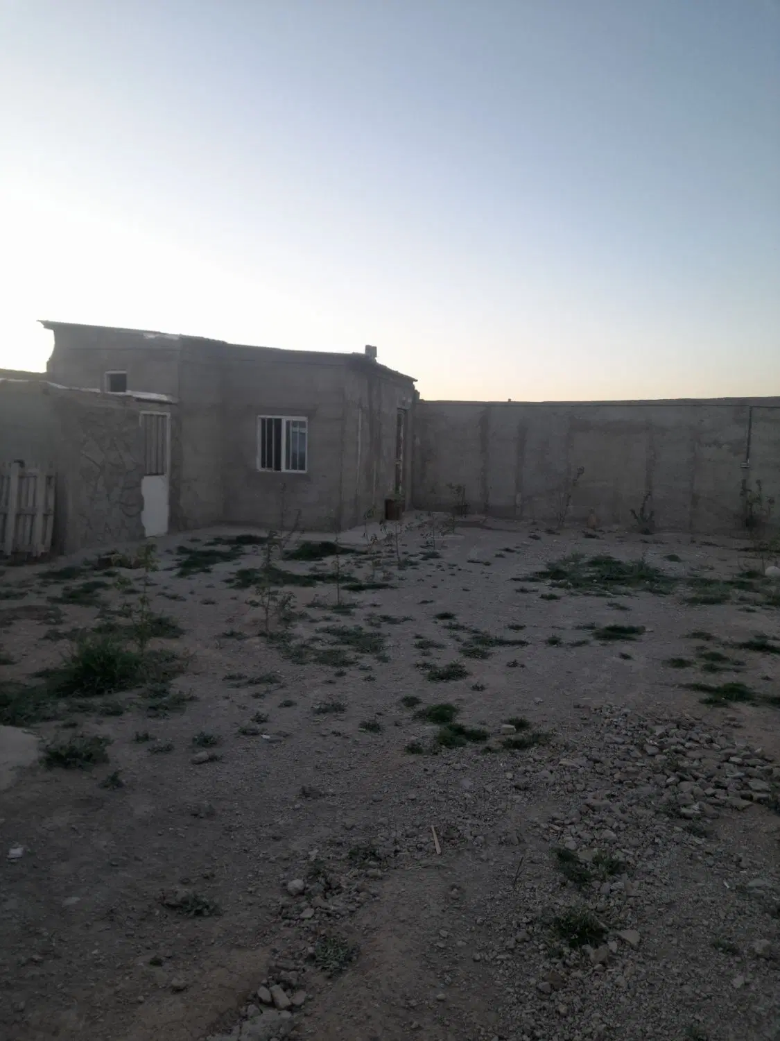 باغچه ۳۰۰ متری باغ معروف