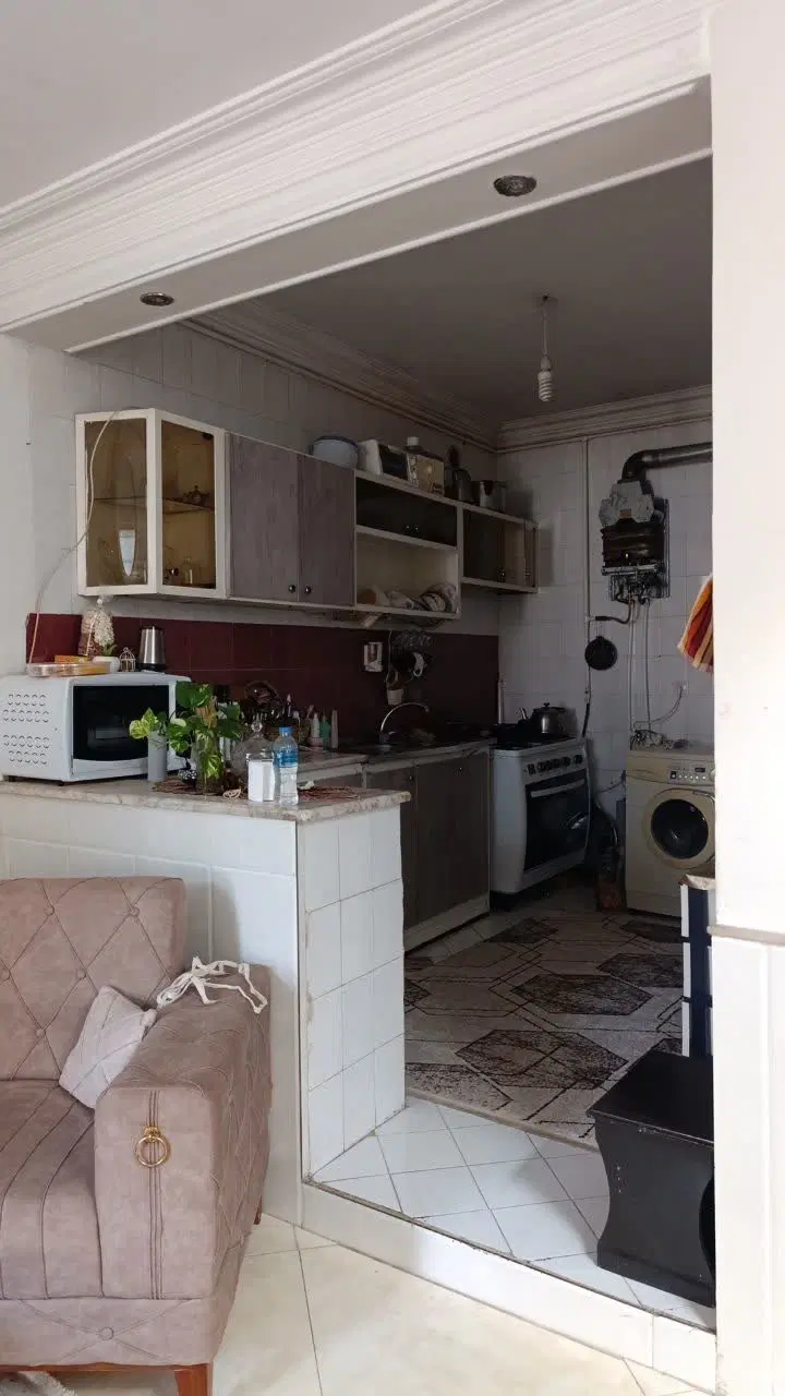 خونه ویلایی حاشیه خیابان یغما