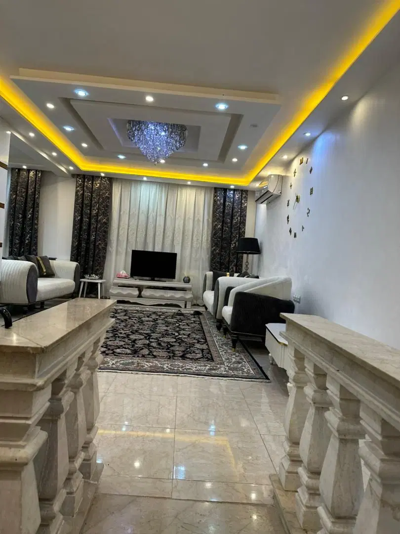 ویلایی عرصه و اعیان نزدیک استخر گلستان۳۳ مالکم