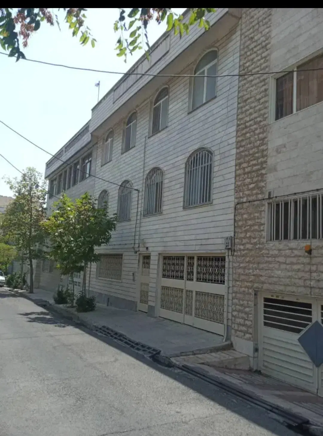 مرزداران  سپهر   300متر  کلنگی جنوبی