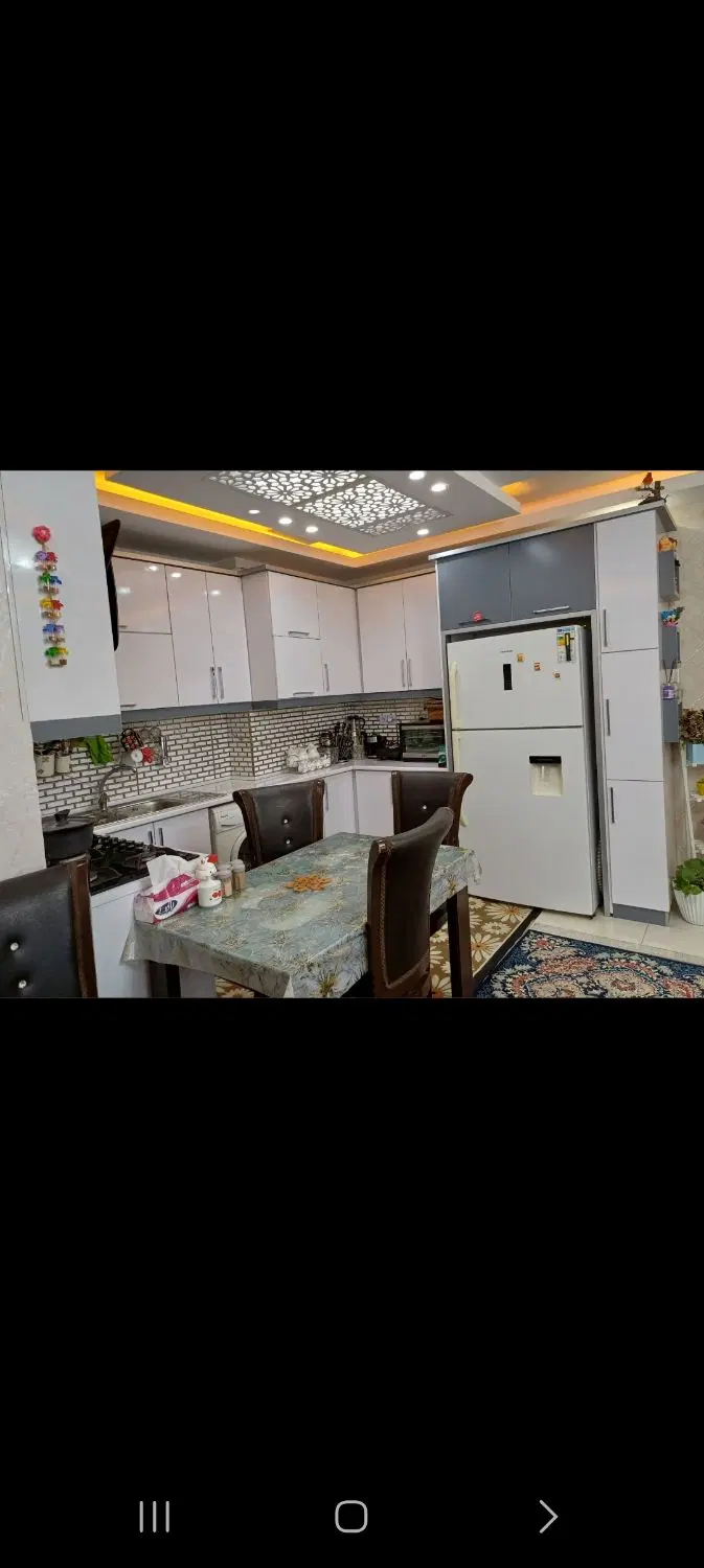 فروش یک واحد اپارتمان 3طبقه 3واحد  سند دار