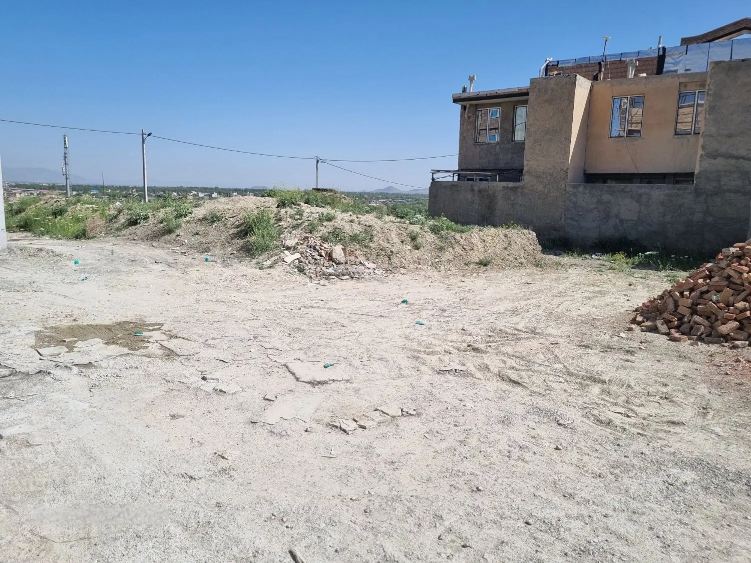 زمین فروشی