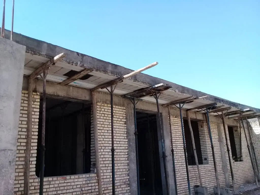 منزل نیم کاره