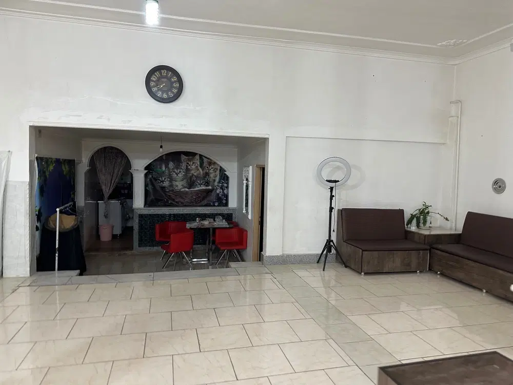 اجاره زیرزمین ۲۲۰ متری با امکانات کامل
