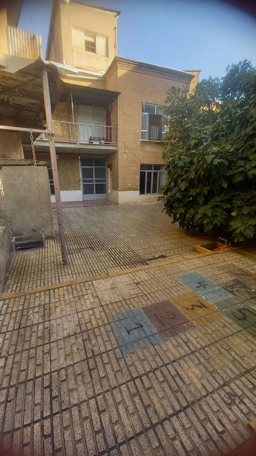 منزل قدیمی با متراژ  ۲۷۵