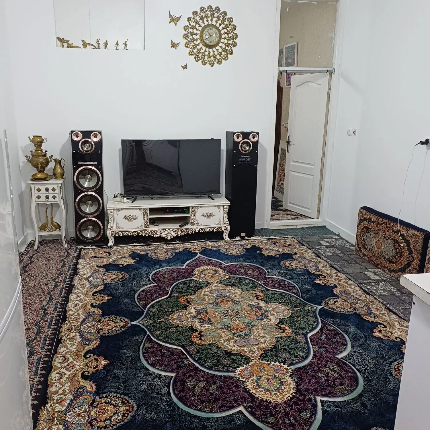ویلایی دوطبقه با مغازه