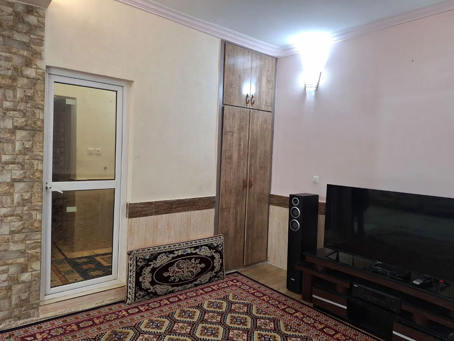 خانه ویلایی ۲۵۰ متری اوایل شهرک خیام