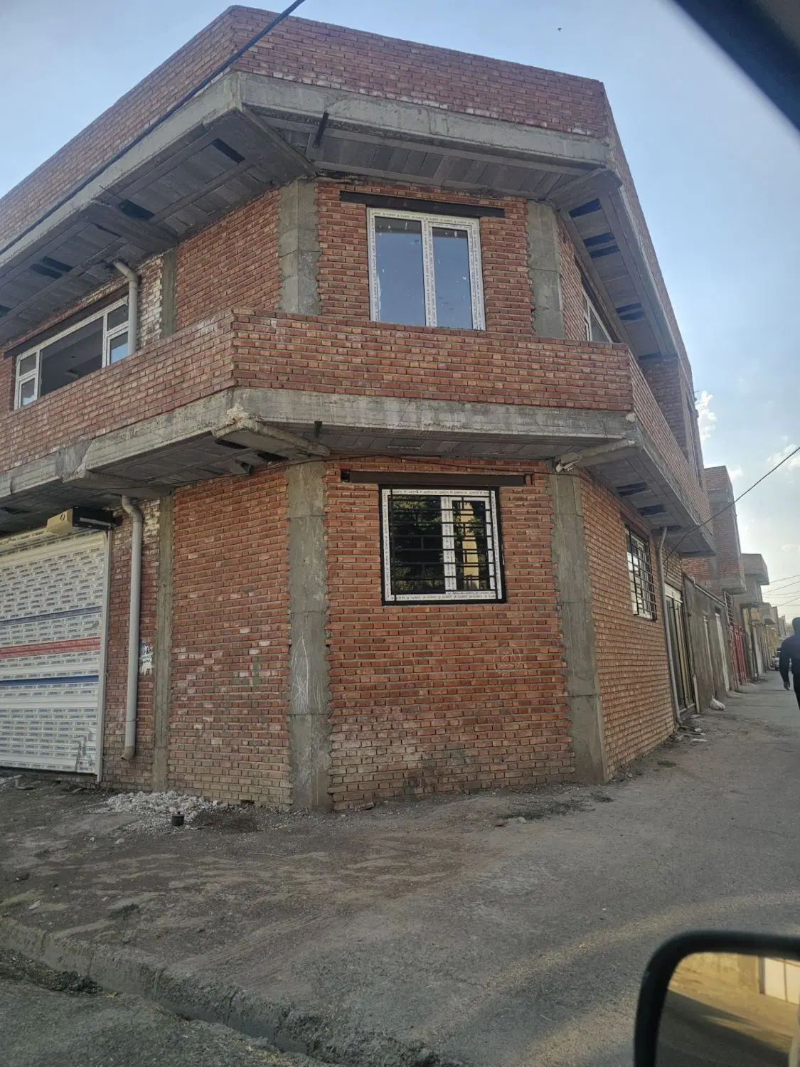 ساختمان دو طبقه