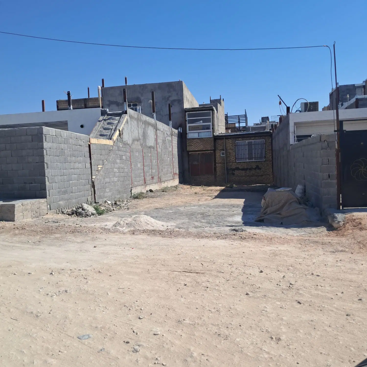 زمین مسکونی