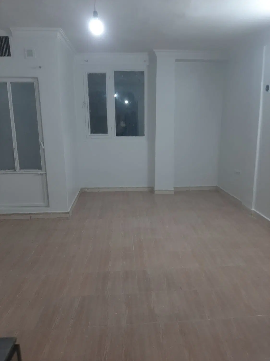 اجاره یک واحد مسکونی ۵۳متری همراه با پارکینگ