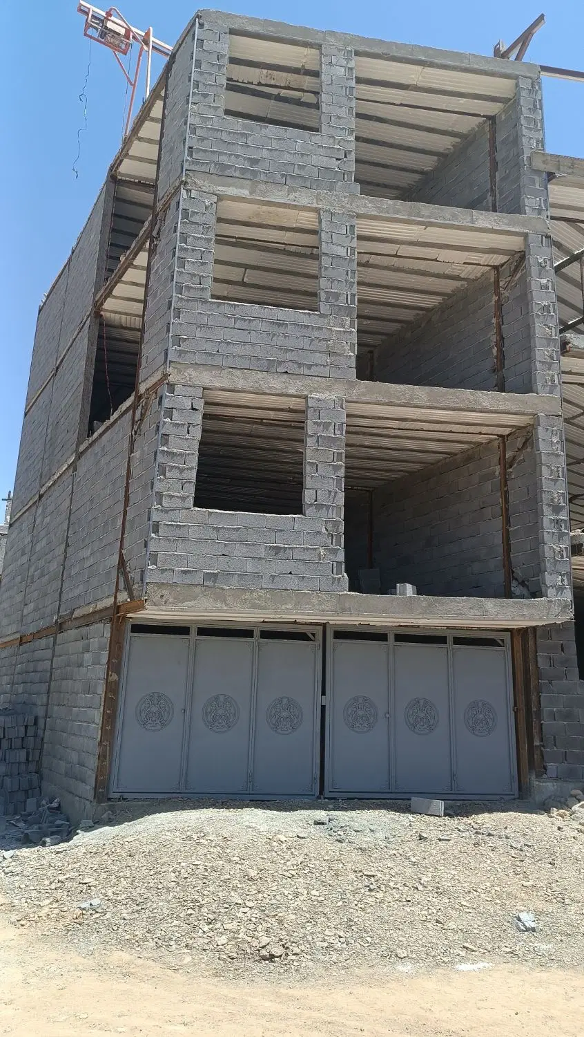 خانه نیمه کاره دوشان