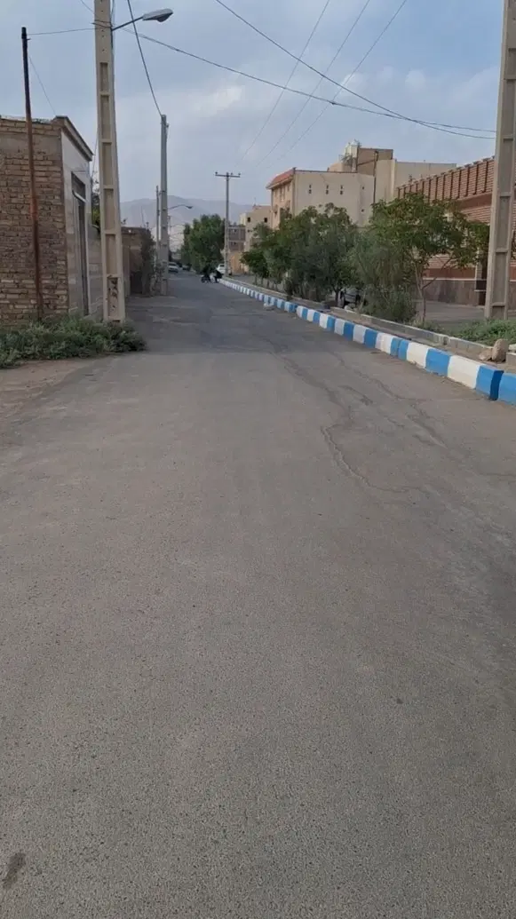زمین مسکونی ۴۰۲متری گرمسار