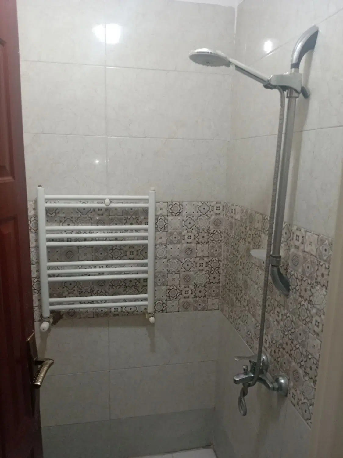 ارامنه 100 متر 2 خواب فول امکانات