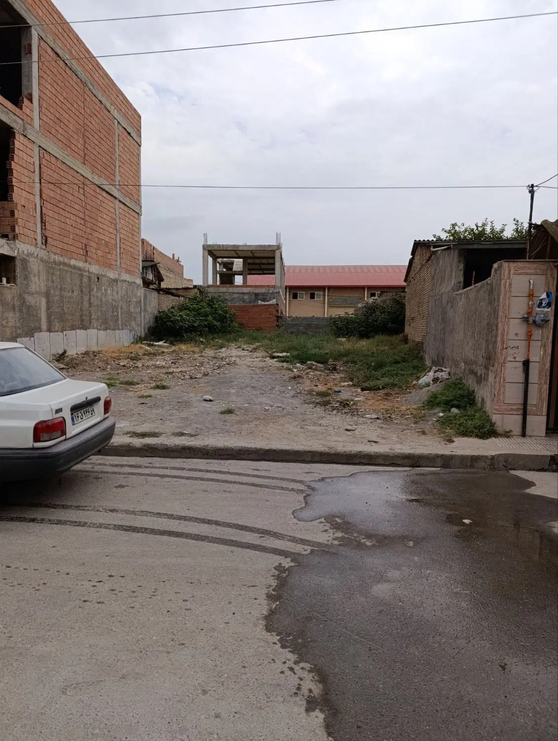 زمین فروشی