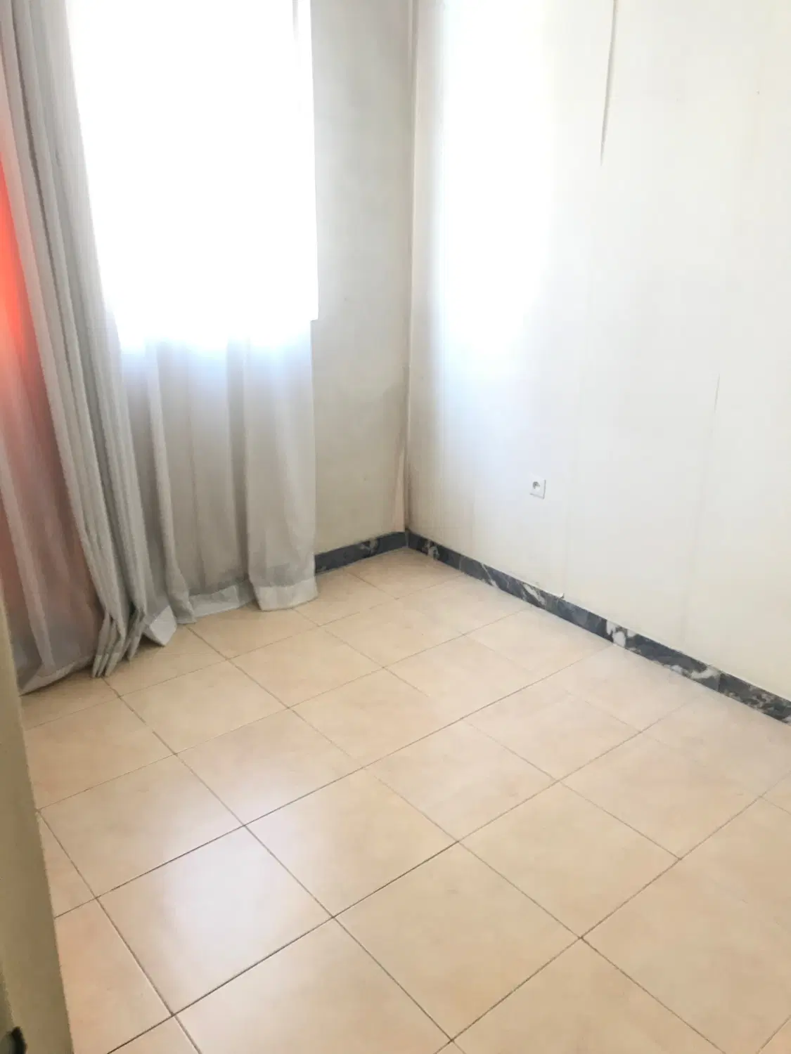 ۶۳متر_۲خواب_پارکینگ_رو به نما