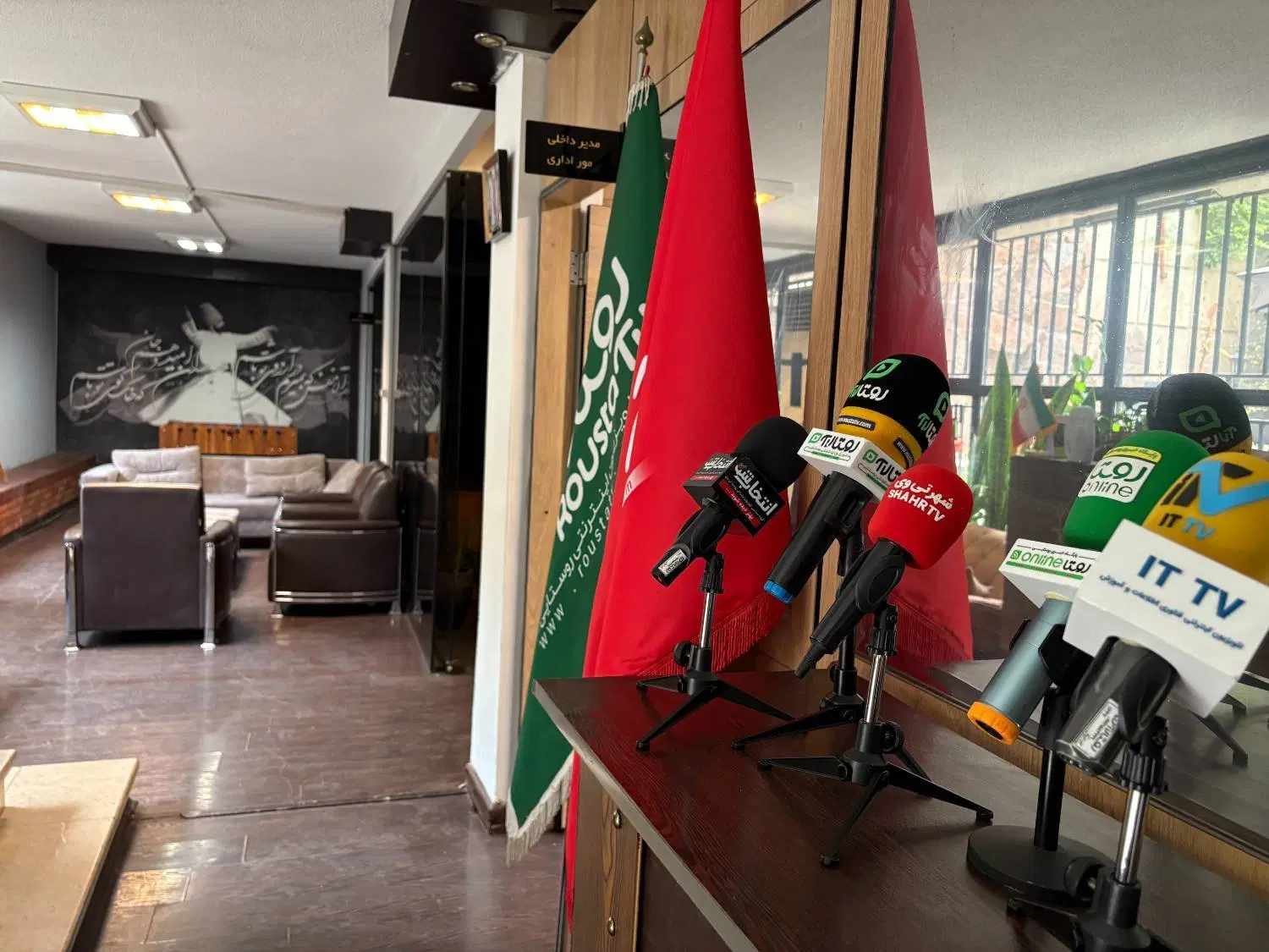 اجاره اتاق کار در گاندی