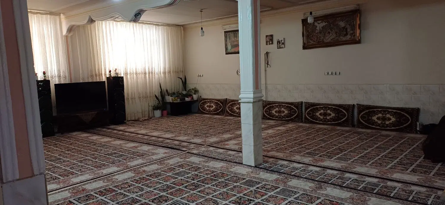 ویلایی دوطبقه شیک و بزرگ