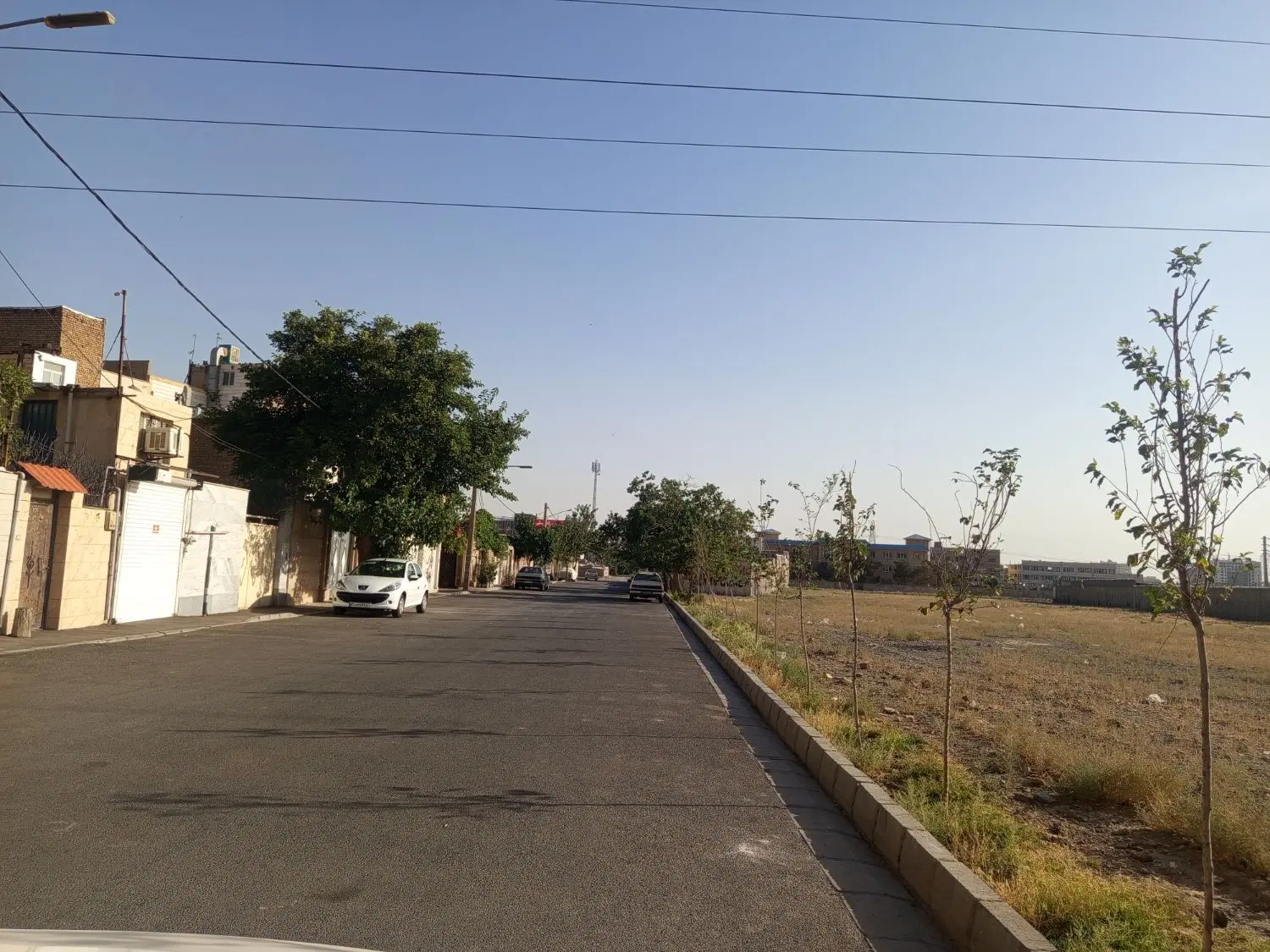 زمین چهار دیواری