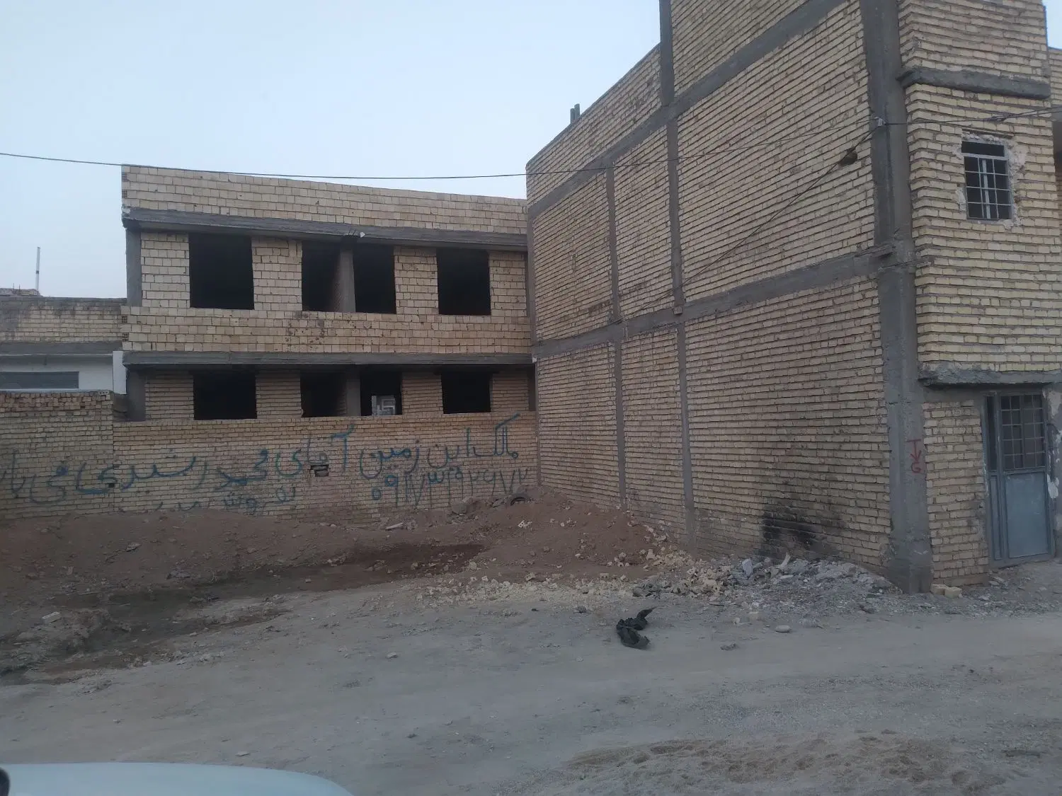 فروش زمین ۱۳۰ متری درب حیاط طرح هادی محمودآباد