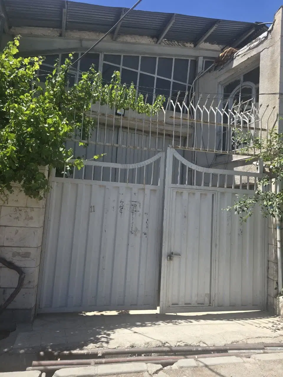۴۳۰ متر سوله در ۲ طبقه واقع در کمرد