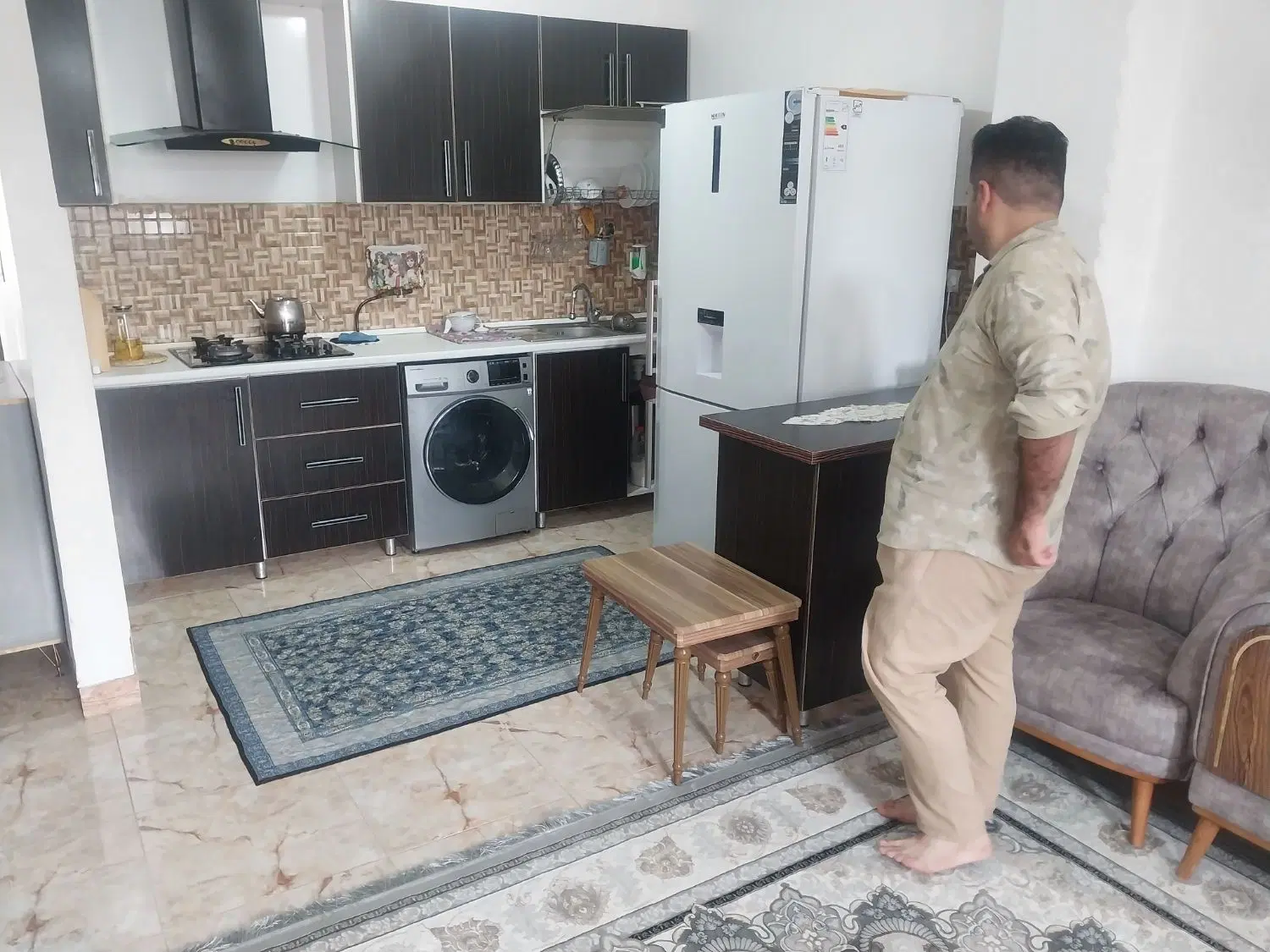 اپارتمان‌۷۶متری‌طبقه‌دوم‌‌سال‌ساخت‌۹۸