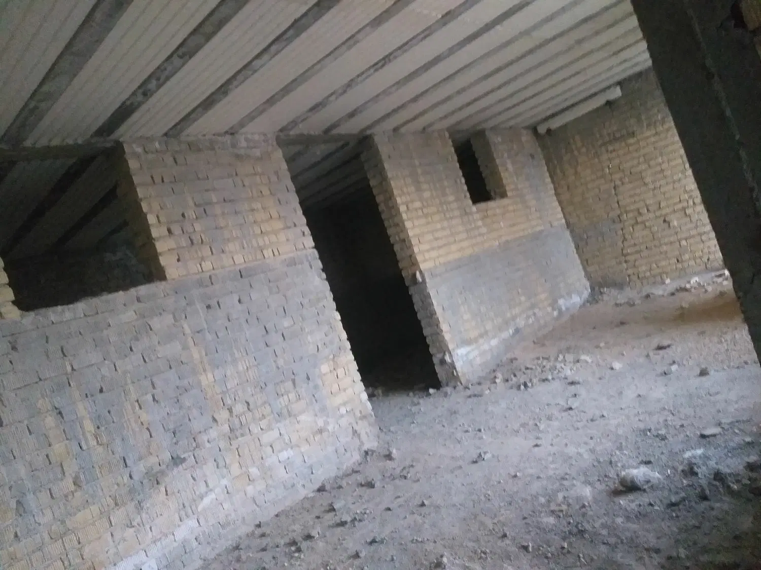 اسکلت ۱۰۰متری ماه فیروزان
