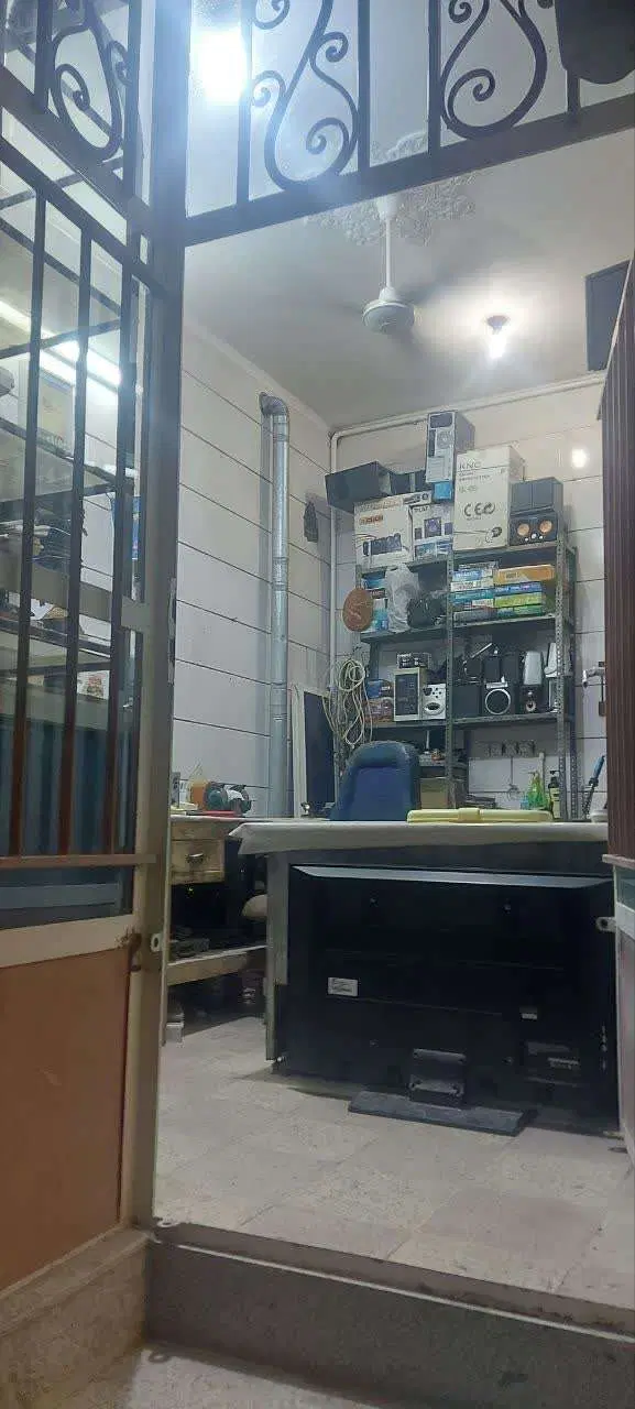 مغازه تجاری سند ششدانگ تک برگ با کلیه انشعابات