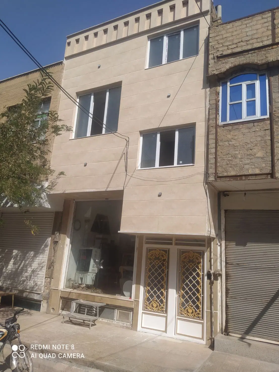خونه ویلایی  با مغازه*