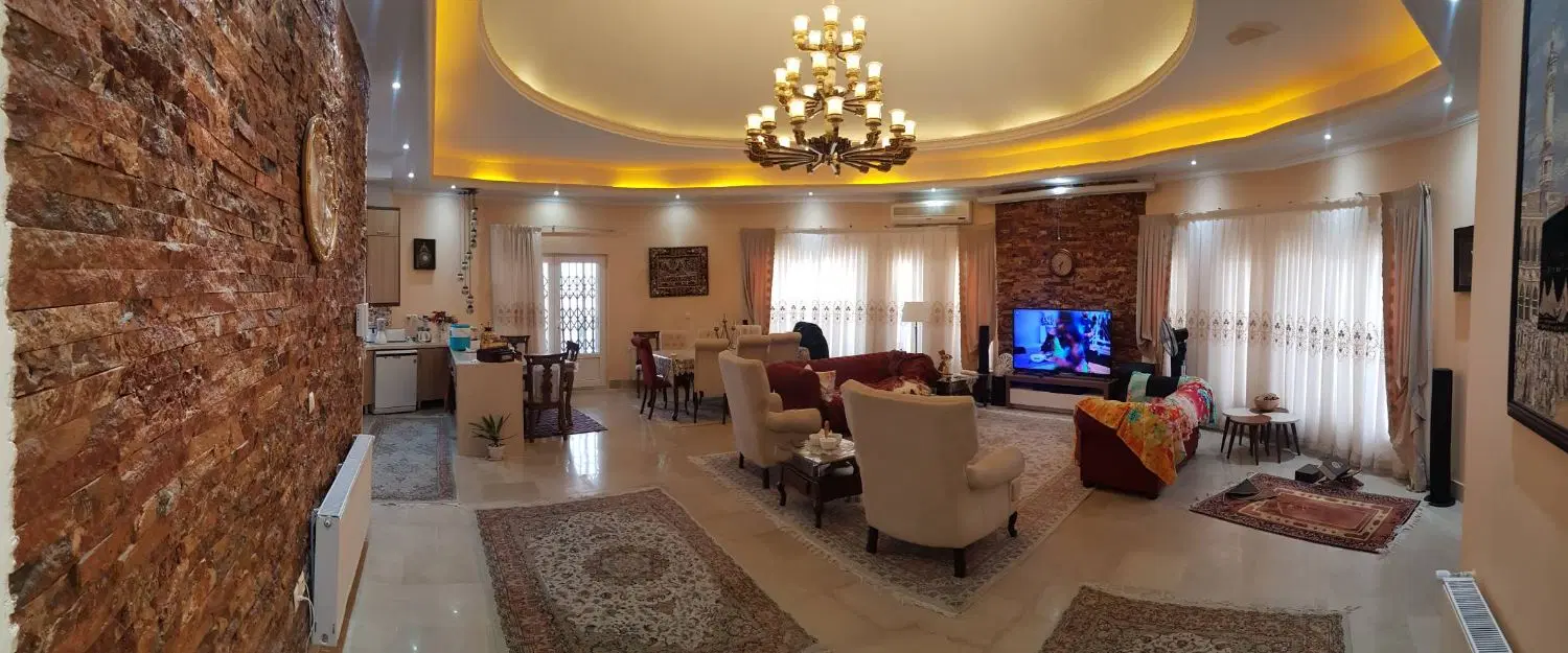 باغ ویلا کاج شرقی