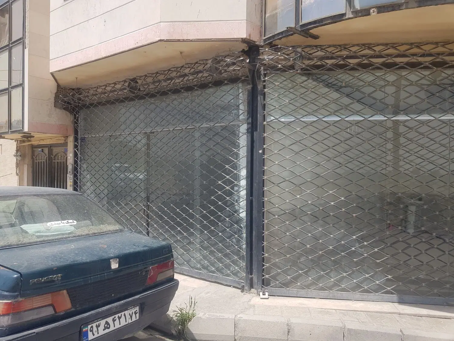 دو دربند مغازه در منزل آباد