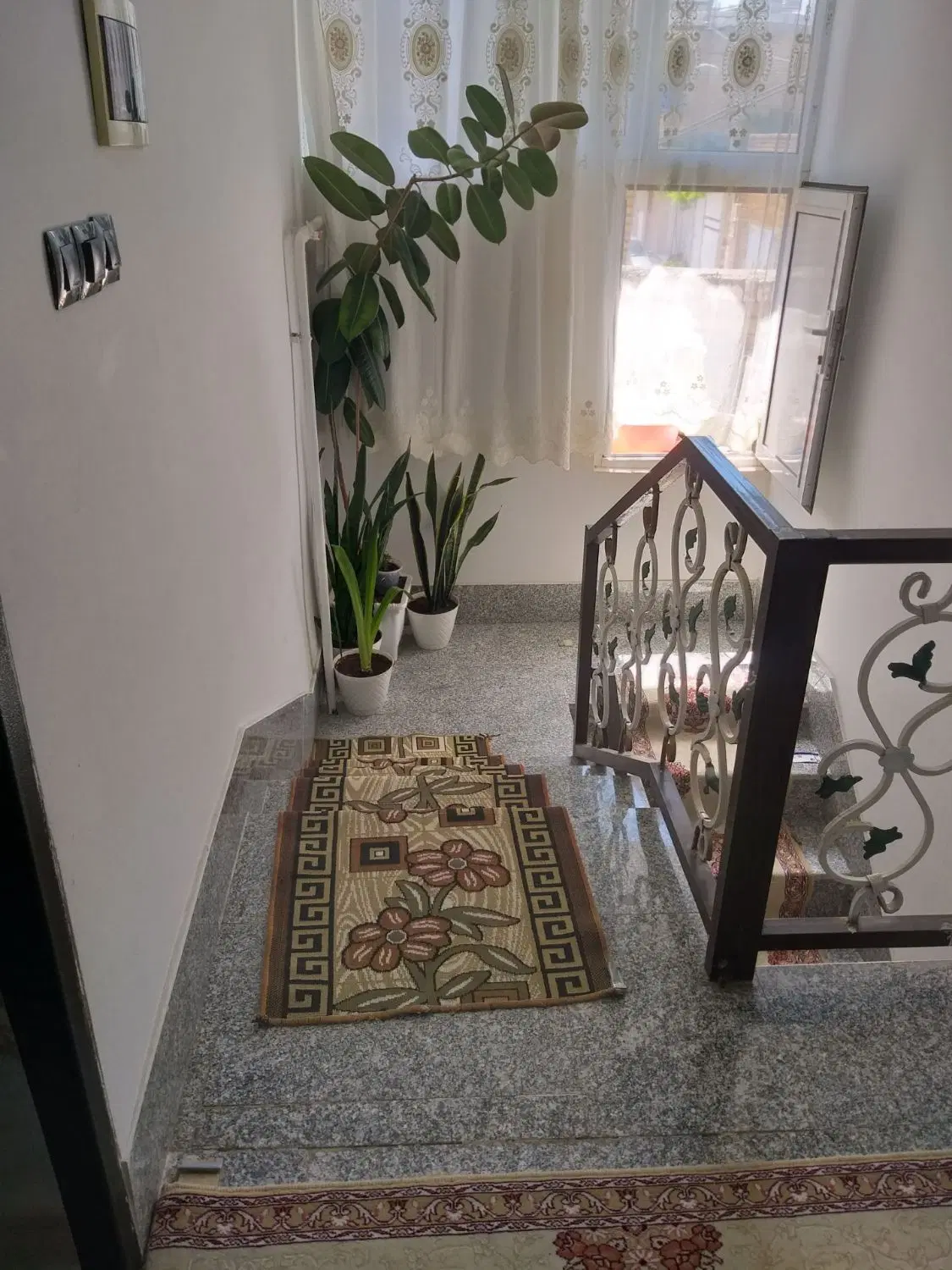 ساختمان مسکونی الواج