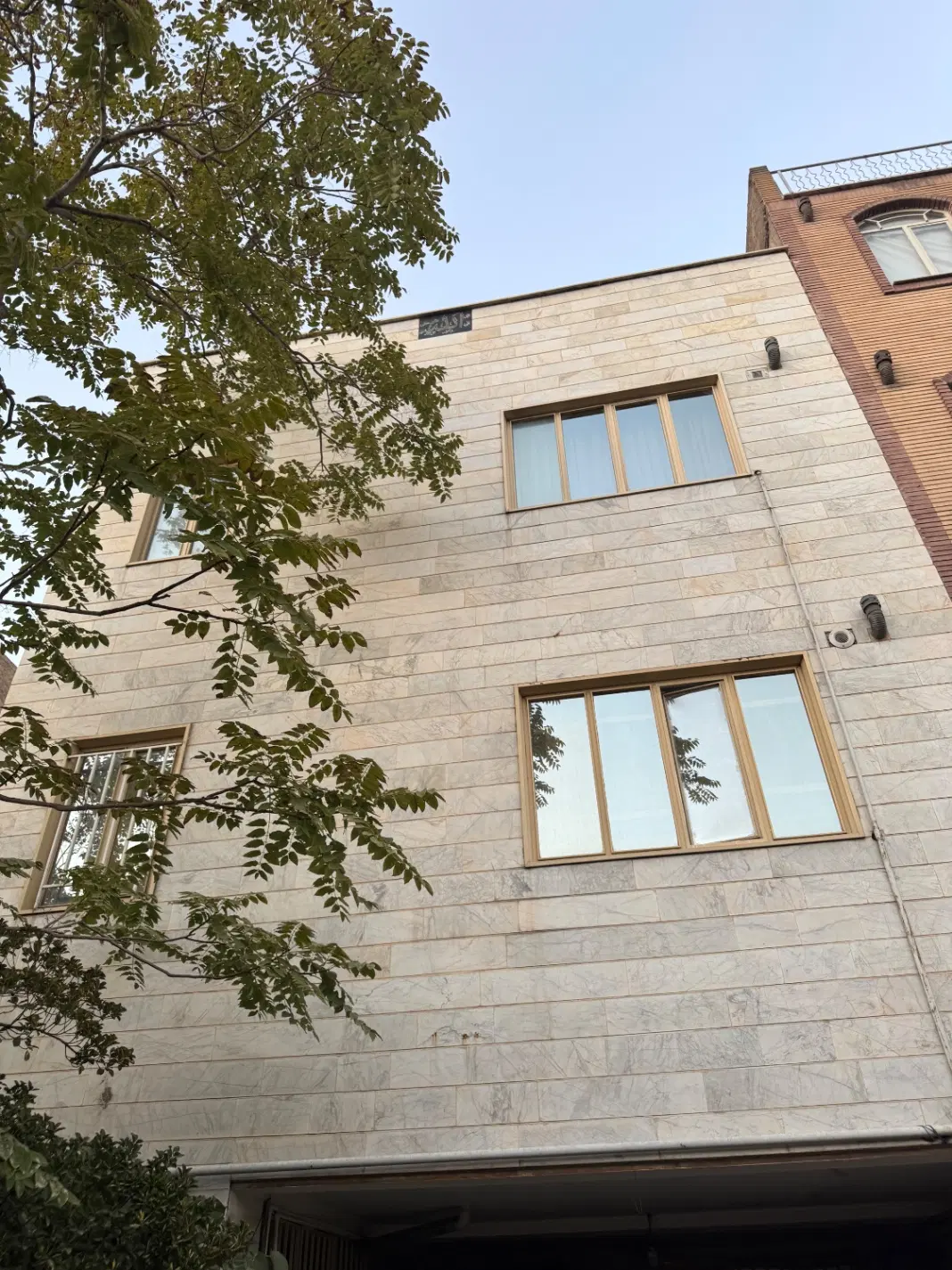 آپارتمان کلنگی