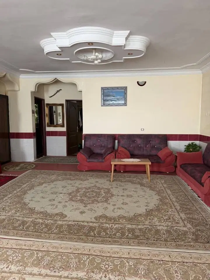دوطبقه  روی پیلوت تختی