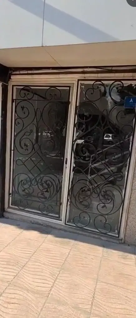 ۱۳۰ متر دونبش فلکه اول شهران موقعیت اداری،تجاری