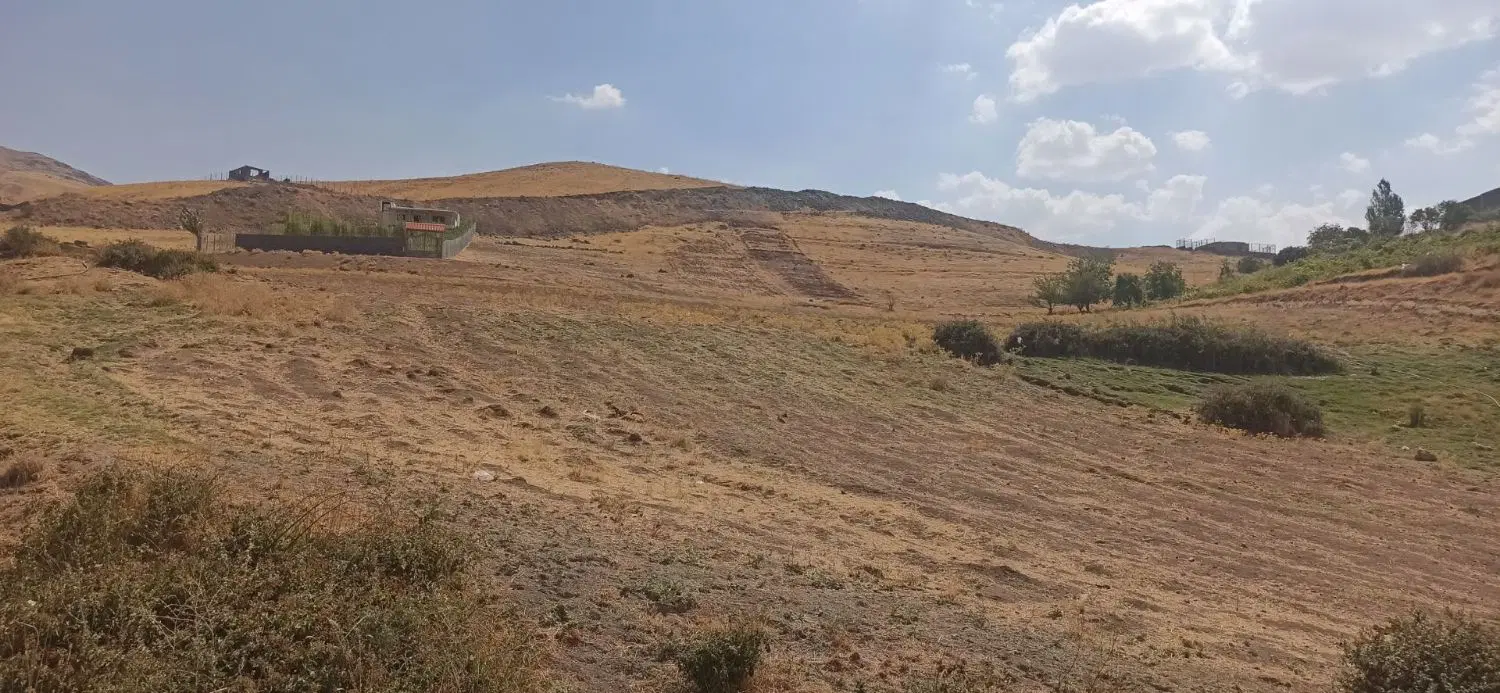 ۷۰۰متر زمین با آب وبرق اماده