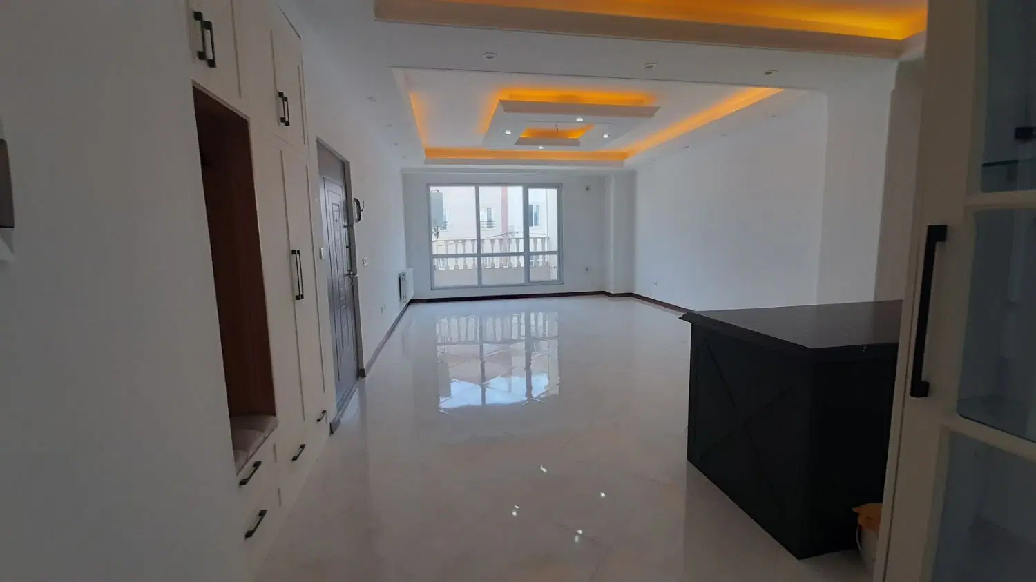 آپارتمان تک واحدی ۹۷ متری واوان لاله