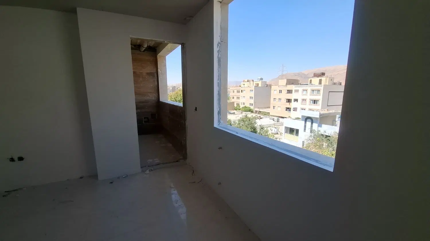 فروش آپارتمان سه خوابه