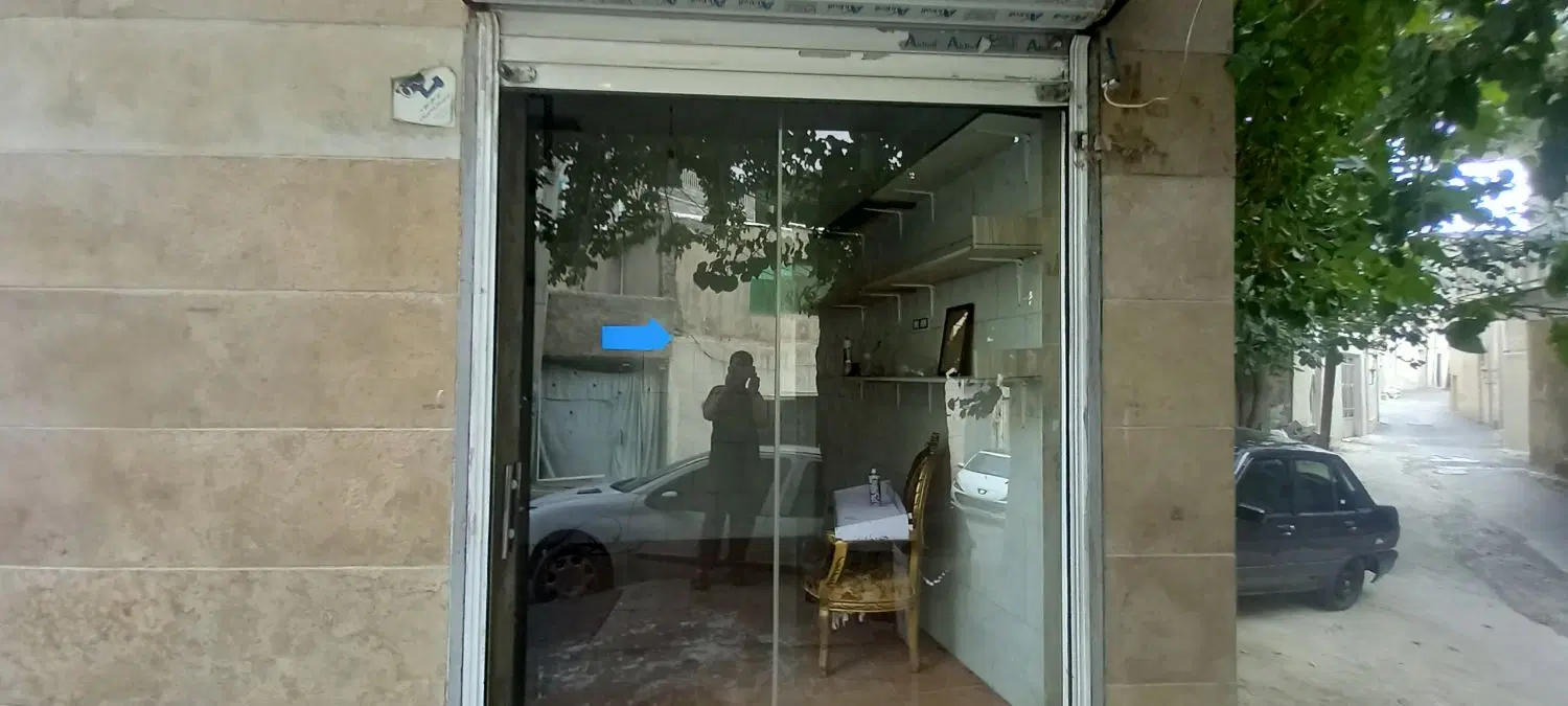 ا مغازه ۱۲ متری کلاک بالا