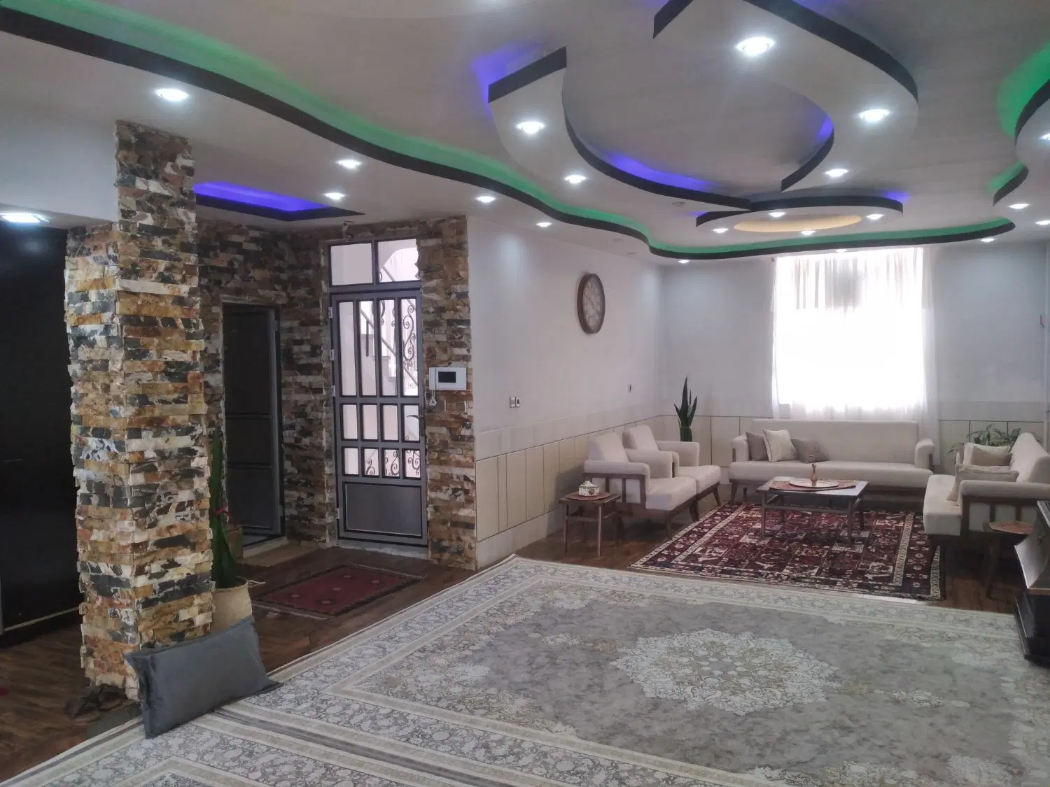 فروش ۱ واحد اردل..مرکز شهر.معاوضه با خودرو