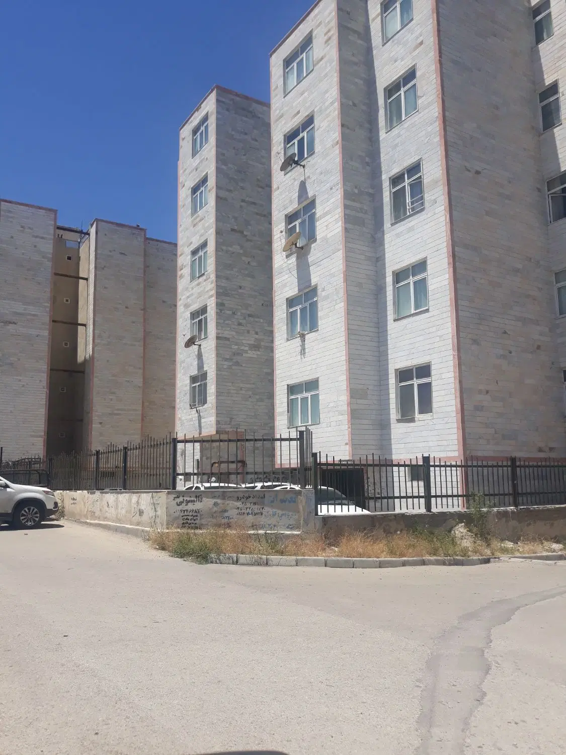 فروش ۹۳ متری فاز ۳ کارشناسان