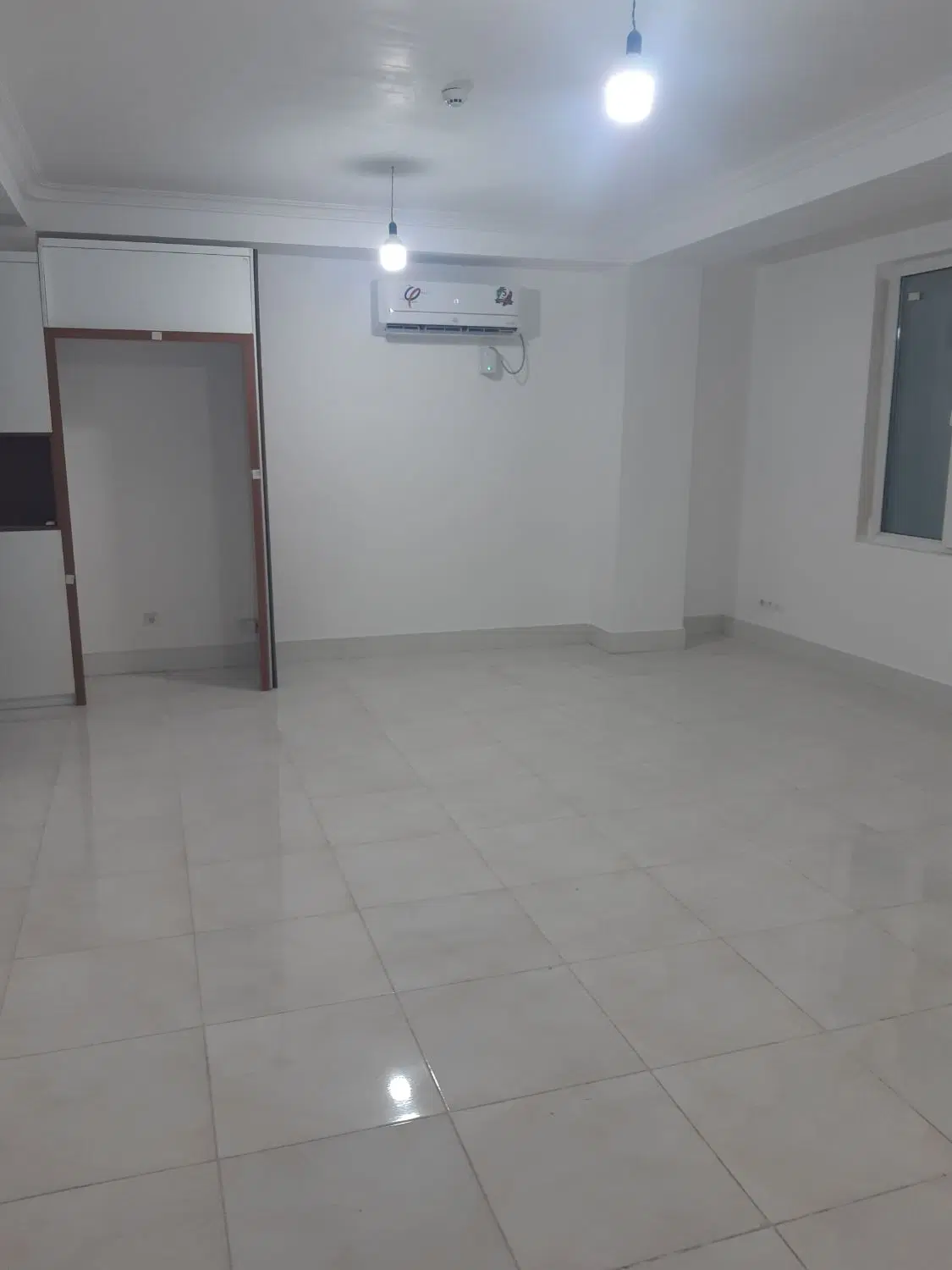 فروش واحد ۸۵ متری کوی نیایش