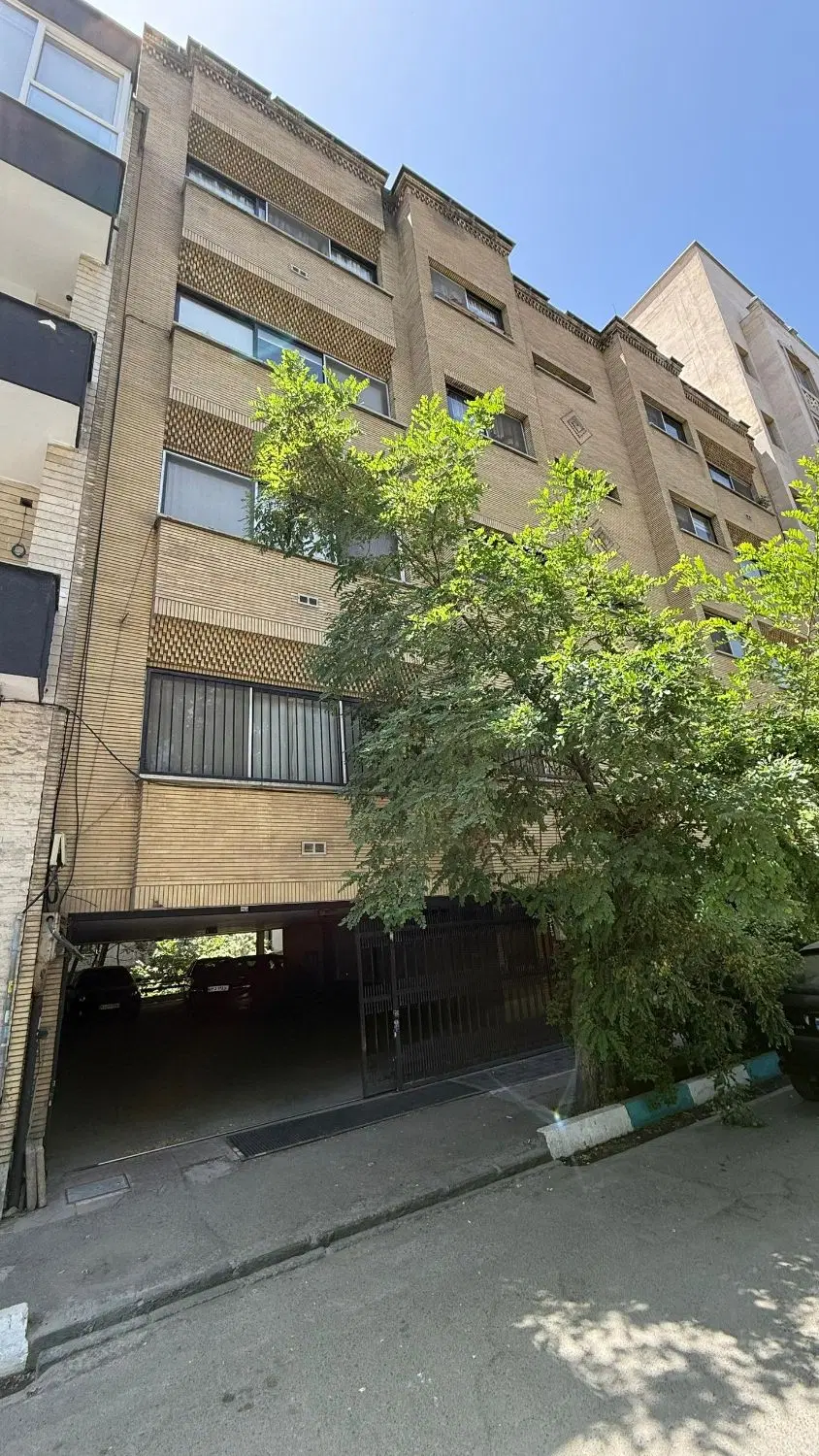اطلسی .آزادی .ربانی . 150 متر 2 نبش بر 12