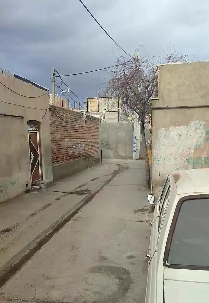 زمین حصار در باغ معروف